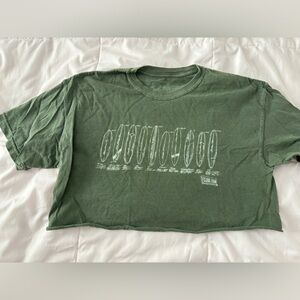 cropped graphic t shirt